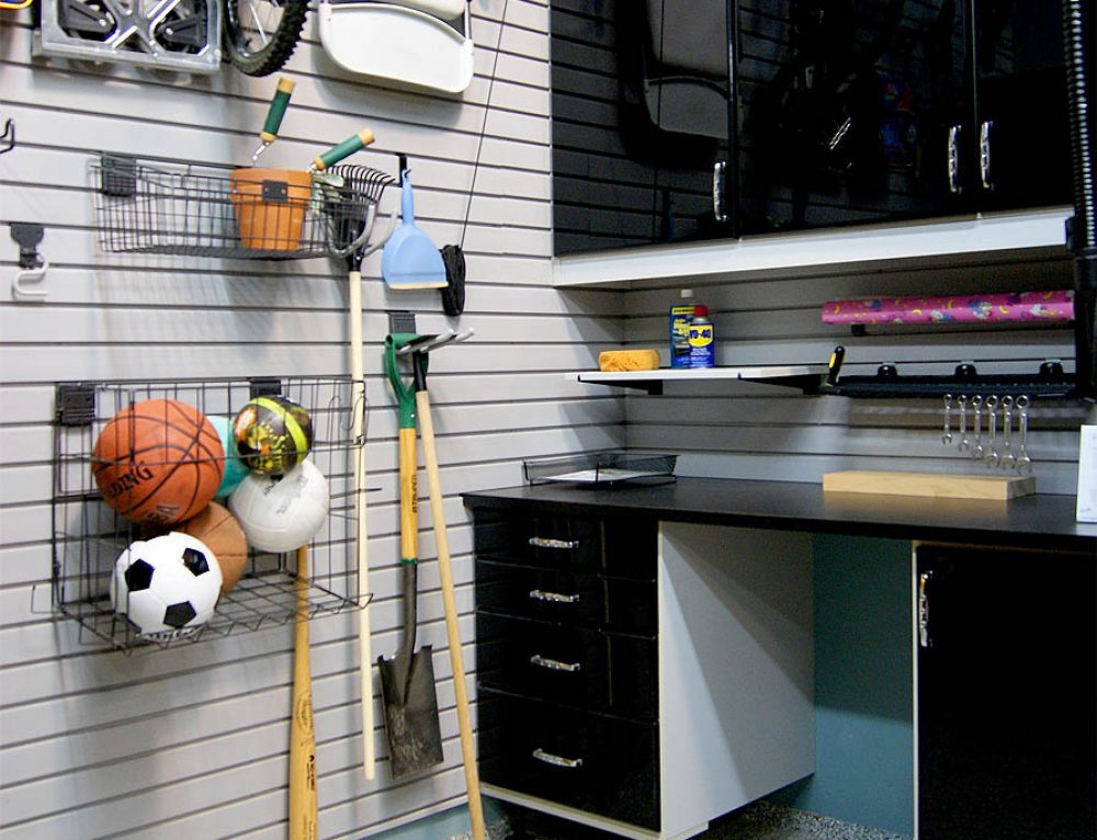 garage-slatwall-spacemanager-closets-500x383@2x-4