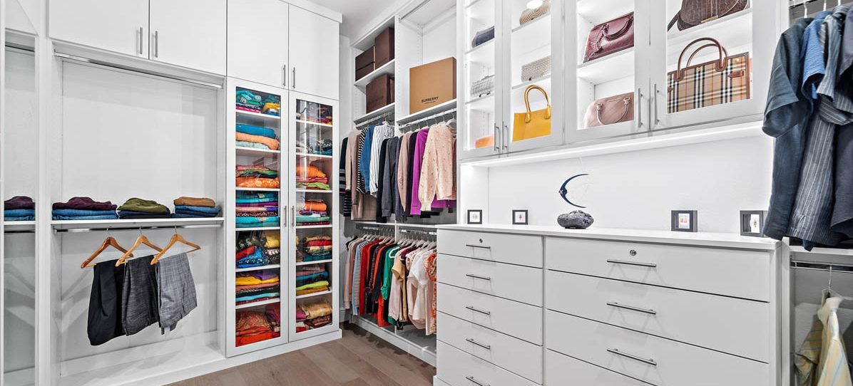 The Psychology of Closet Organization: How a Tidy Closet Can Improve Your Life