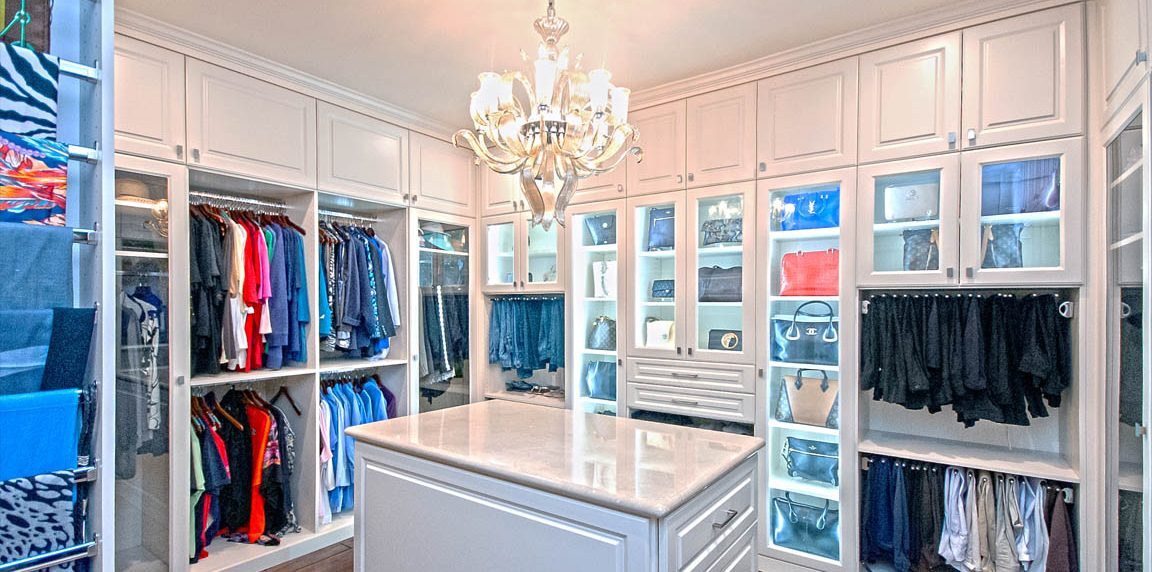 Simplify Your Life with Seasonal Closet Swaps: Tips for Organizing and Storing Off-Season Clothing